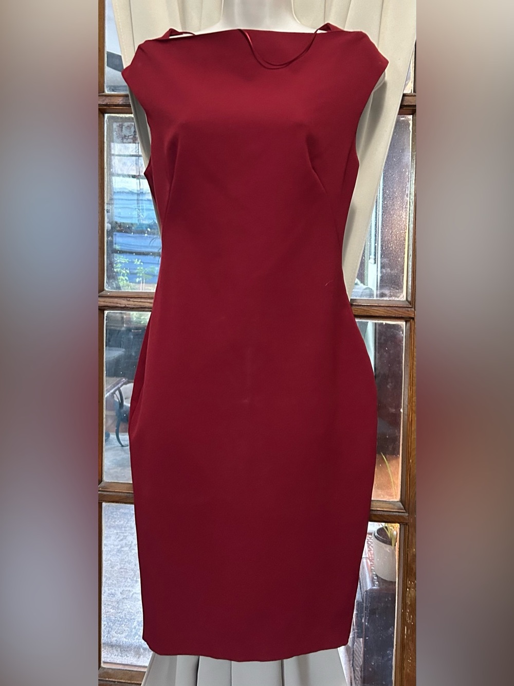 Zara Classic Sleeveless Sheath Dress in Wine
